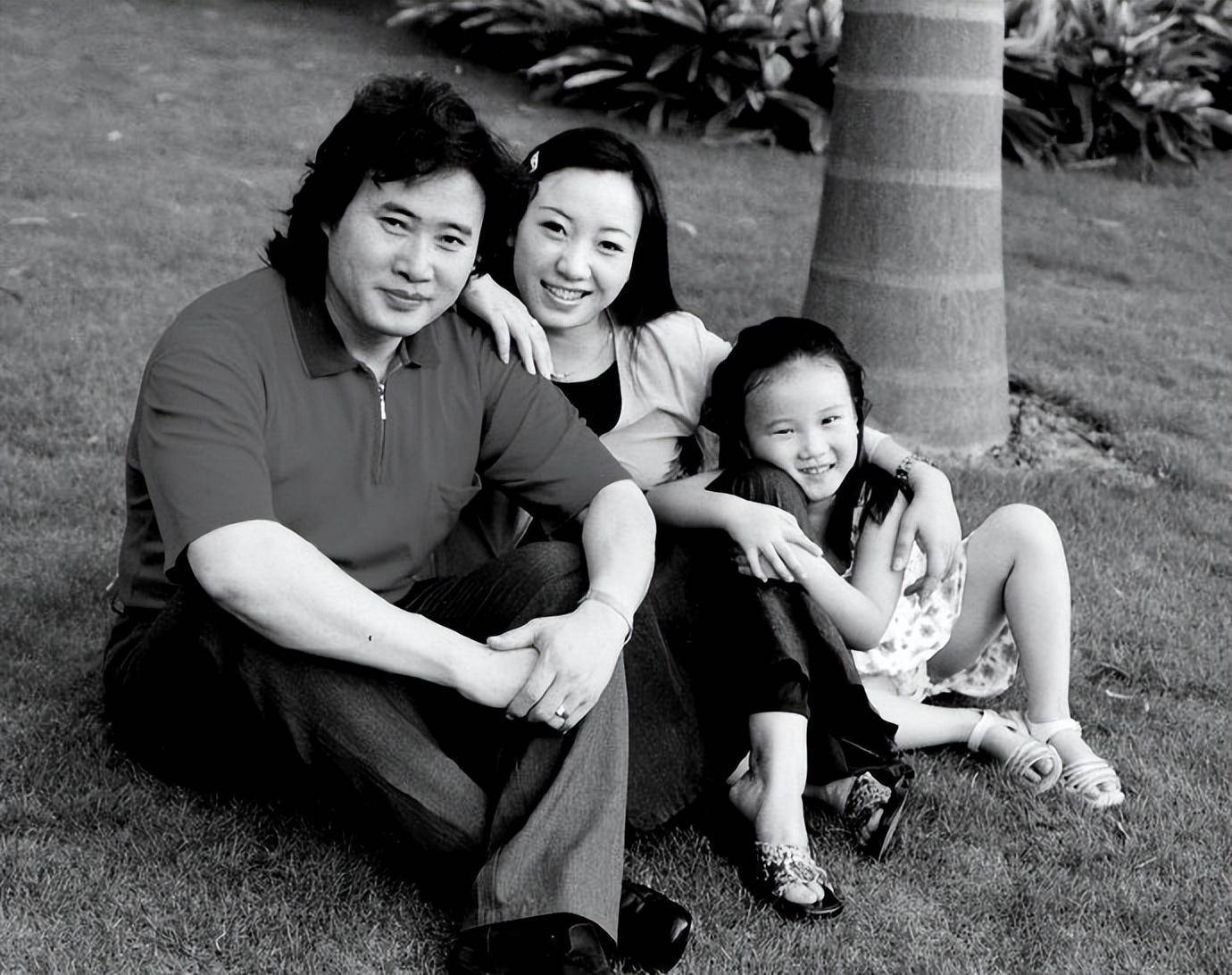 著名男高音戴玉强:40岁成名,与初恋结婚29年,如今女儿成他骄傲_工作