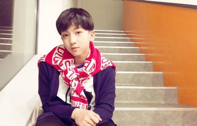 "小湖北"在《八佰》中试戏,流不出眼泪,就自己掐自己_张俊一_高中生