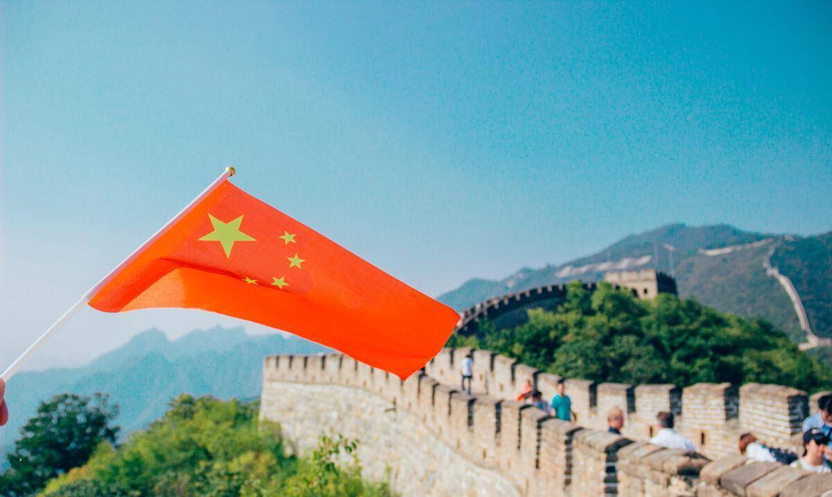 "拒绝悬挂中国国旗,中国运动员将集体退赛"威胁主办方:不要出声!