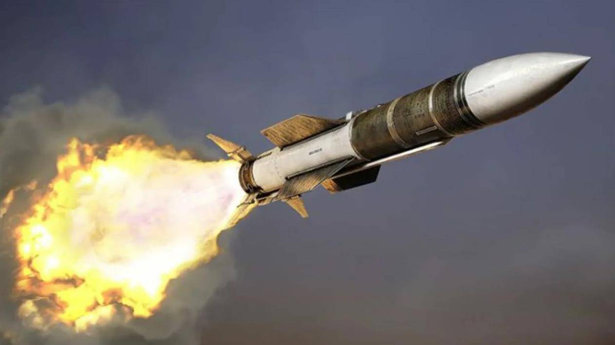 "锆石"导弹开启量产,俄强大军力的代表,凸显美国落后现状!
