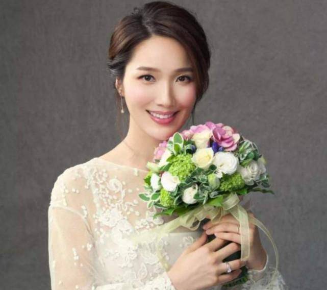 王祖蓝不再沉默婚后现状被揭露,李亚男:对不起,让你们失望了_郑嘉颖