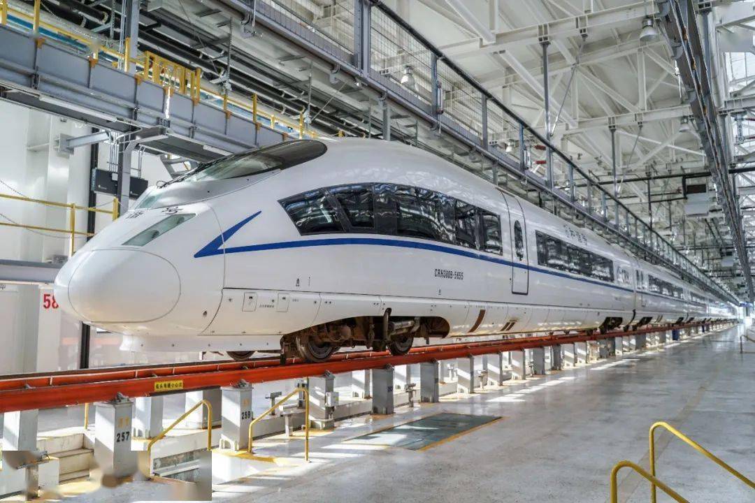 拥有和谐号crh380bl型,crh380a型,crh380al型,crh5a型四种动车组,共计