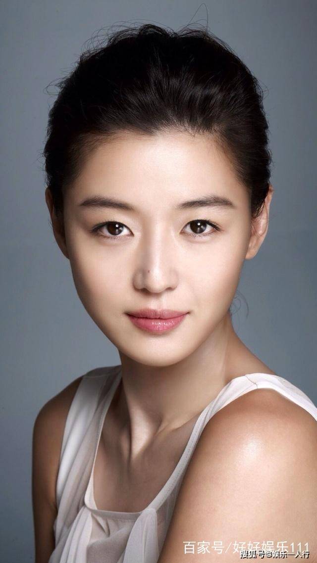 公主般的出生,出道演女主20岁做影后,嫁百亿富豪_全智贤_电影_角色