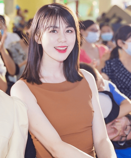 广东电视台节目主持人薛乐和刘颖婷的爱情故事,结婚十年依旧甜蜜_新闻