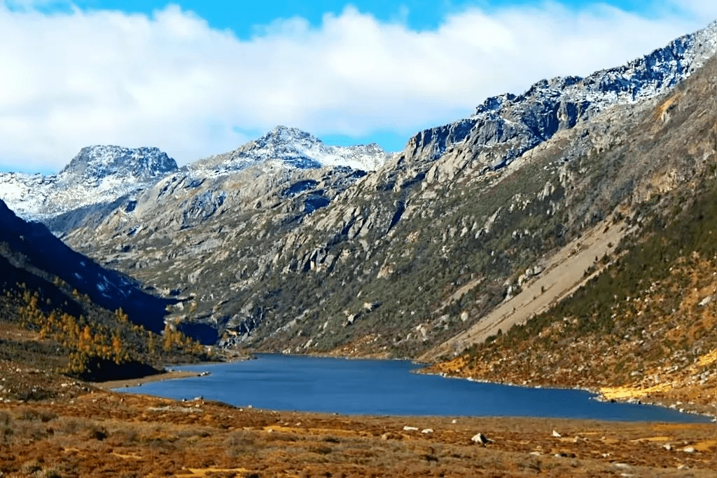 湖水_雪山_湖泊