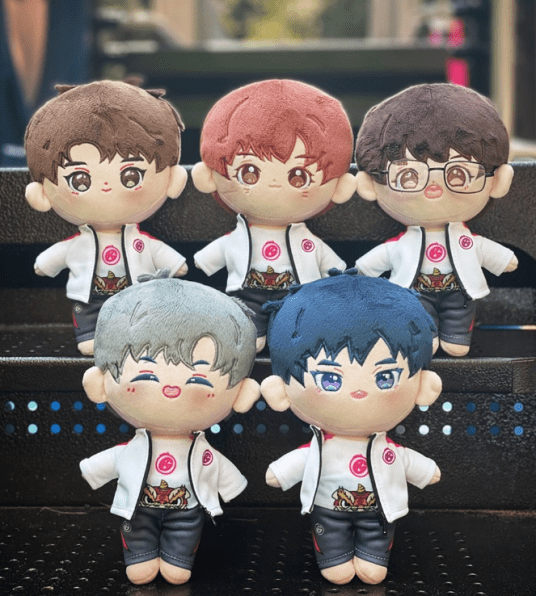 最后,佛山drg·gk战队选手阿改,百兽,梦岚,鹏鹏,青枫分别在号角hojo的