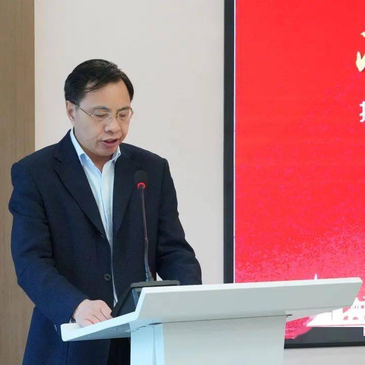 侯承海在致辞中提出,希望全区妇联组织为广大女性的成长进步,施展