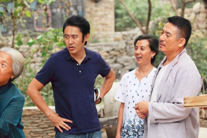靳东又一部新剧来袭,《温暖的气质》花落电视,搭档吴越,李乃文_大槐树