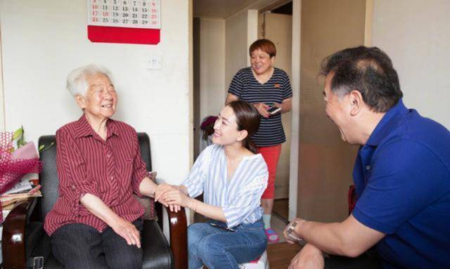 98岁于蓝:抗癌41年,丈夫是《英雄儿女》王主任,儿子是田壮壮_电影史
