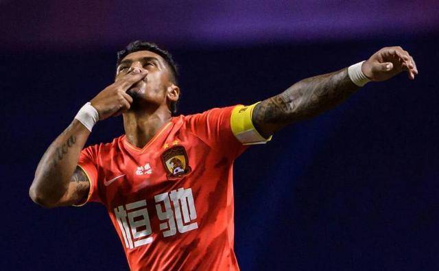 保利尼奥惊讶中超现状,过去十年多么辉煌,庆幸没接受归化_广州_国足