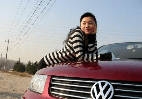 41岁仍未结婚,贷款买车,电视著名美女主播紫凝背后的辛酸历程_工作