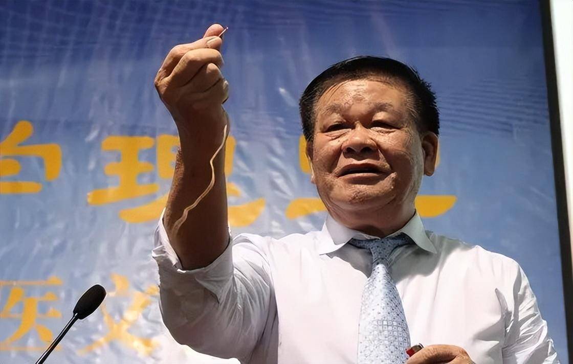 国医大师黄瑾明,点燃一根药线就能治病,人称"壮医临床第一人"_疗法