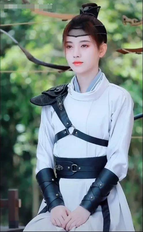 有种"女版蓝忘机"叫鞠婧祎,女扮男装戴黑纱抹额,造型又美又飒_发展