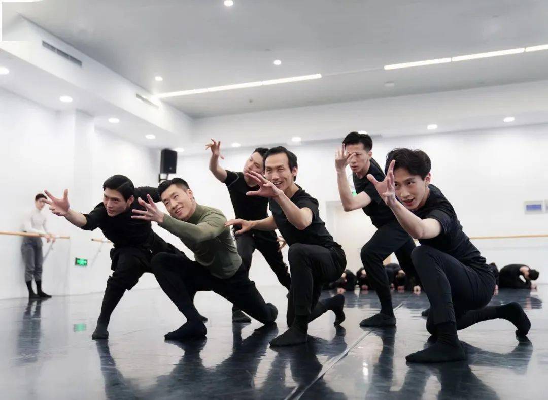 上海歌剧院舞剧团探班丨《九歌》首度亮相 《嫦娥》焕新归来