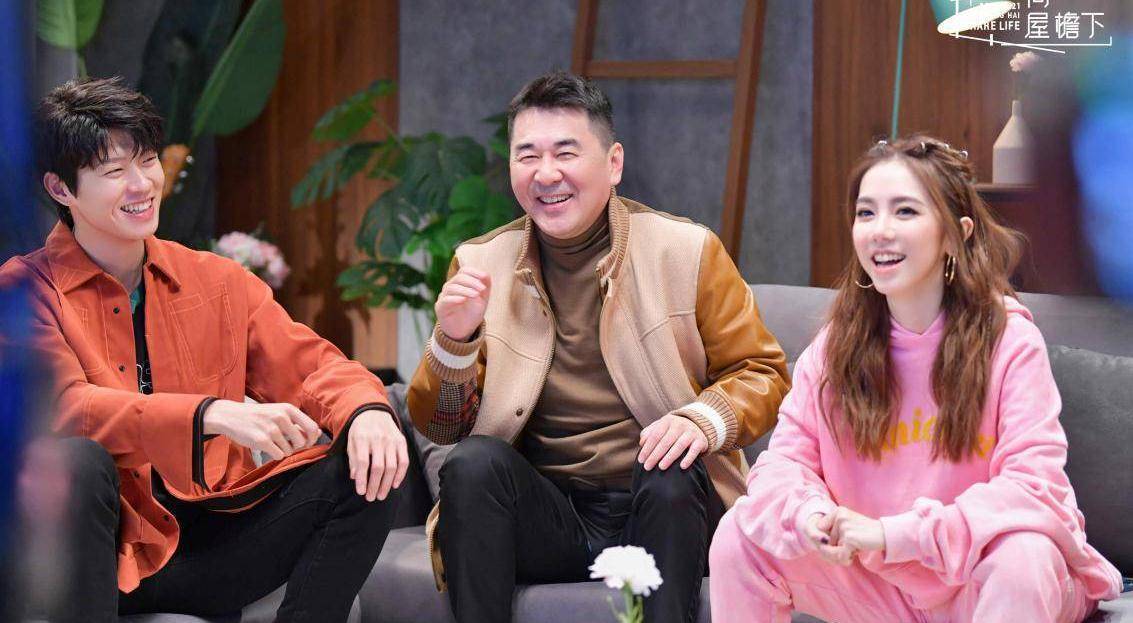 《同一屋檐下》王天奇告白褚梦娜被拒绝,邓紫棋谈自身恋爱观_网友