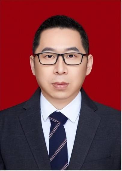 徐明亮,郑州大学教授,博士生导师.