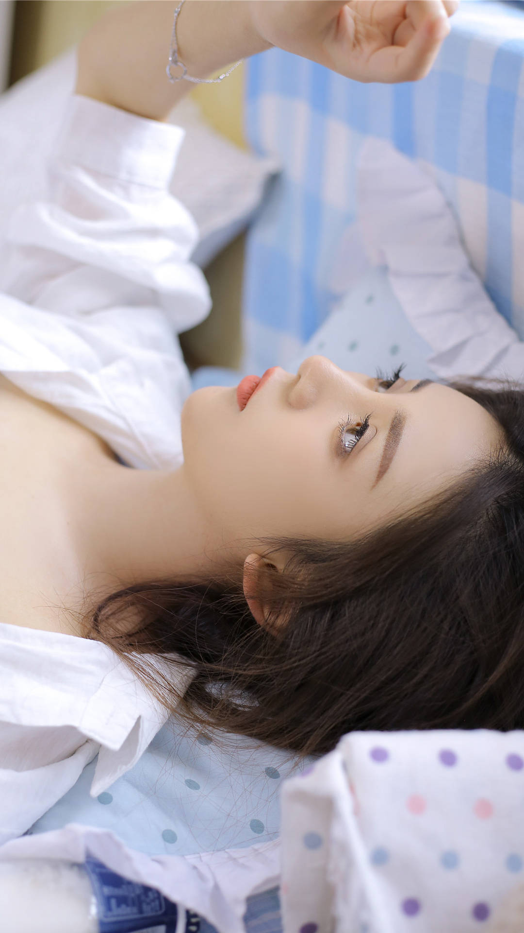 马尾辫美女白丝美腿小米手机动态壁纸