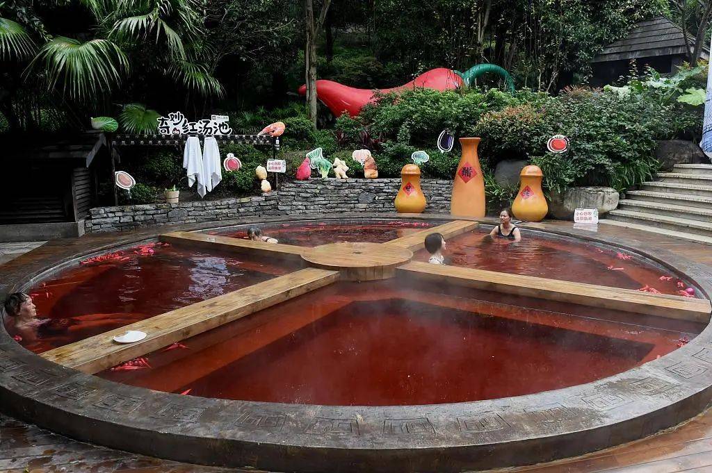 网络热门温泉鉴赏!泡着泡着就饿了_汤池_沐浴料_特色