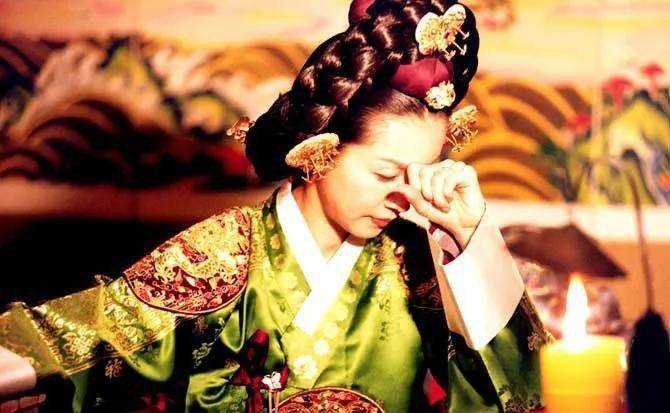 开始重用他的妻子仁顺王妃的舅父李梁,文定王后一派的势力逐渐减弱