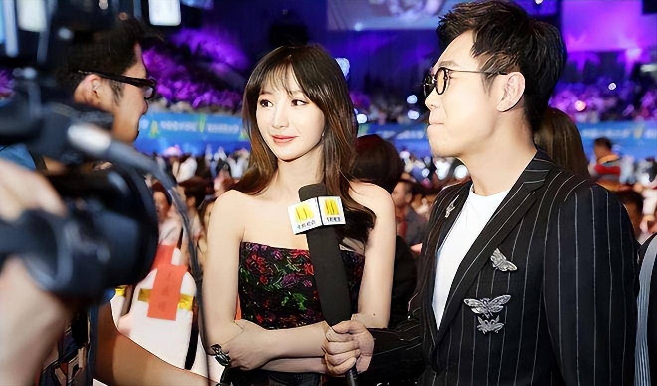 母亲进入娱乐圈,性感博出位的背后是难以言喻的辛酸_阿达_陈凯歌_什么