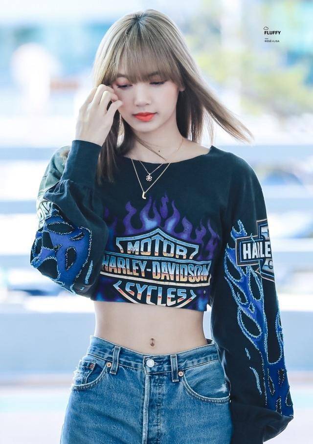 将露脐装 牛仔裤穿得出彩,很潮很有范儿_身材_lisa_时尚