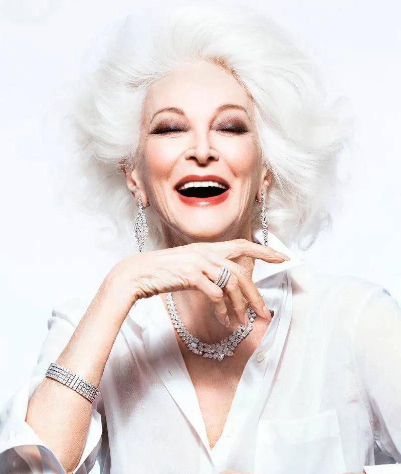 90岁超模重回t台巅峰,3次婚姻2度破产,人生堪比电影更精彩_卡门·戴尔