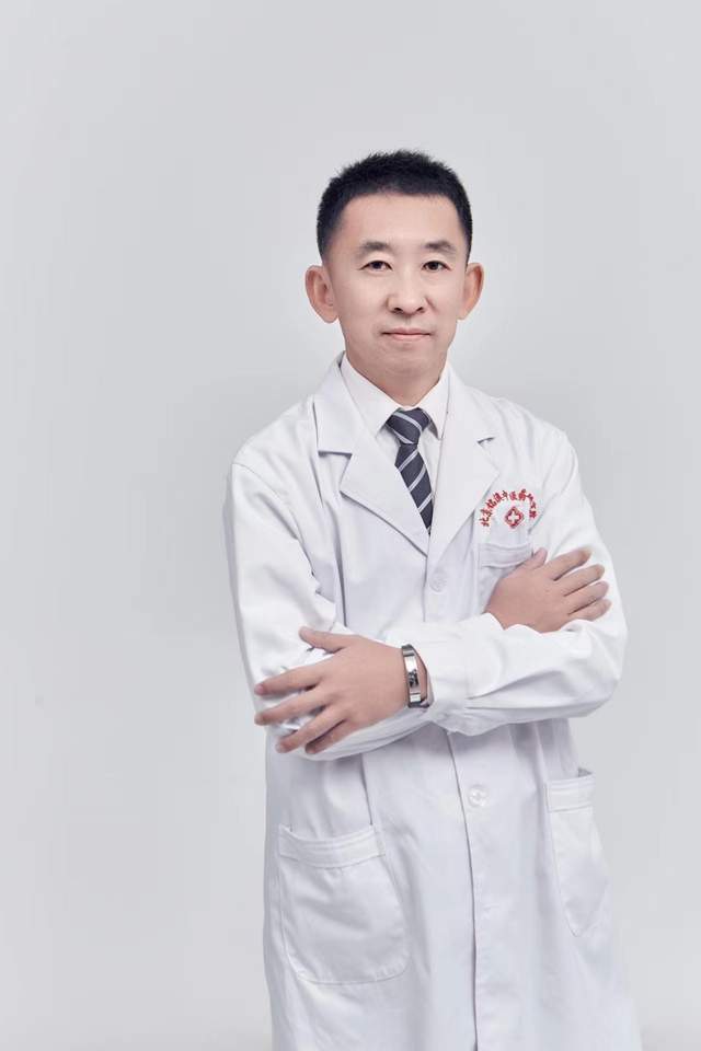 耳鼻喉专科医生杨宇简介