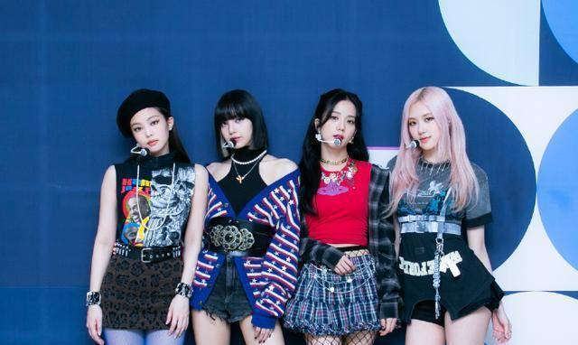 blackpink打歌舞台:jennie黑天鹅造型,只有朴彩英"躲"过丝袜_jisoo