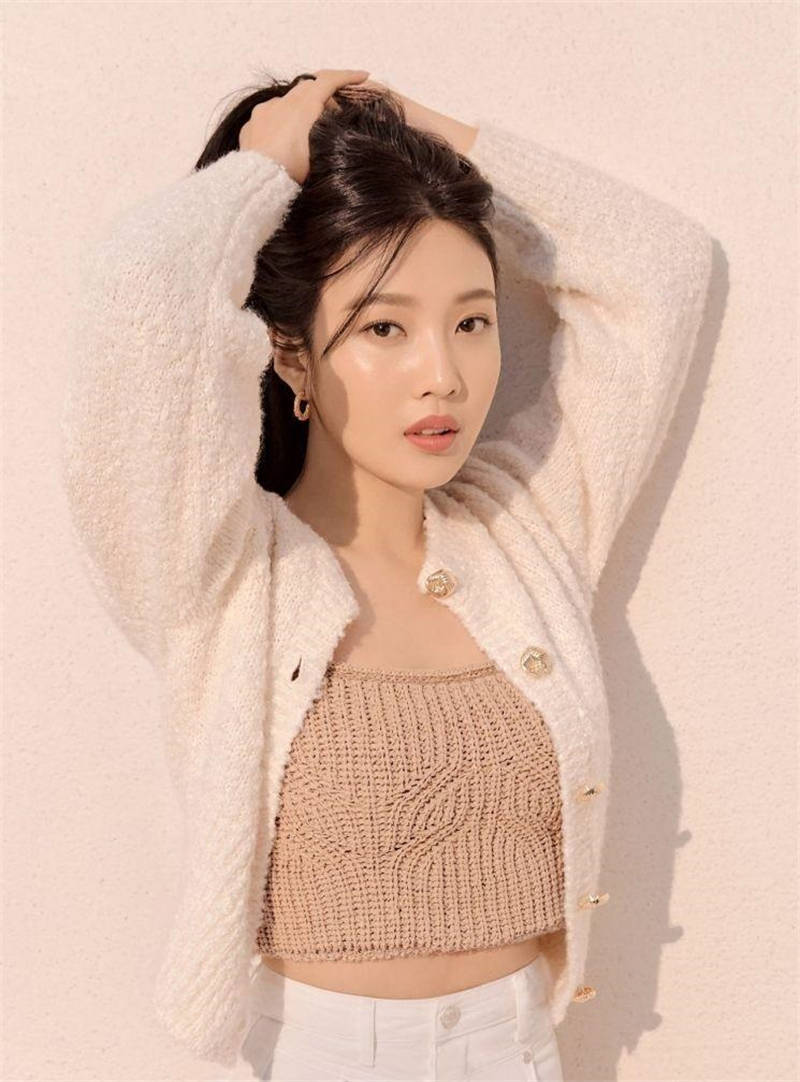 26岁的朴秀荣近日美妆写真曝光,温柔且迷人!_joy_苹果_魅力十足