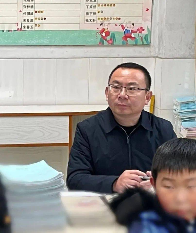 11月上旬,实验小学教育集团教师发展中心校长组对新进教师的课堂教学