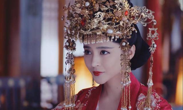 曾是周杰伦电影女主,饰演"长乐公主"受关注,如今胖出一点五倍_李心艾