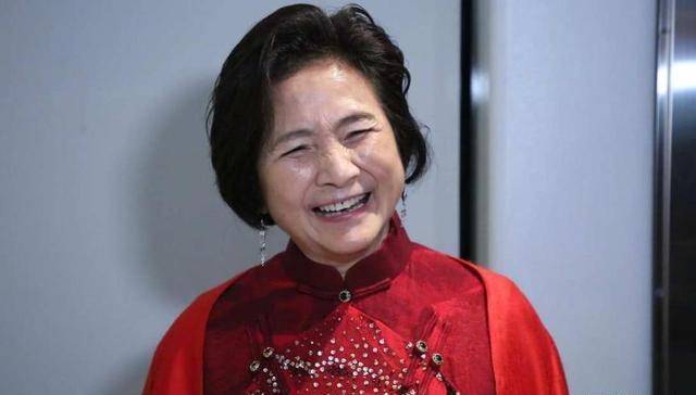 弃子33年,抢走郑佩佩男友,"作女"亦舒的彪悍人生_岳华_蔡浩泉_蔡边村