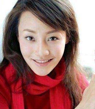 同在29岁离奇死亡的两大女星,一个被鱼缸割喉,一个命丧火山_潘星谊_王