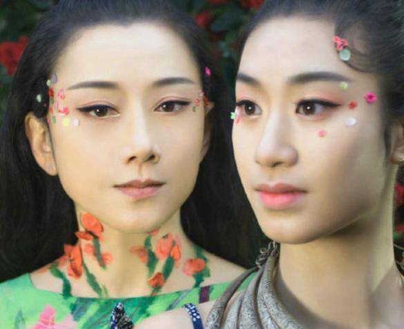 白兔跳长甲舞参加《舞蹈生》出彩,姨妈杨丽萍亲自编舞,系小彩旗的表妹