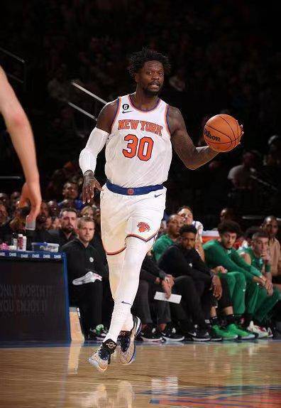 今日nba,凯尔特人133-118胜尼克斯,双探花合砍56分9篮板8助攻_兰德尔