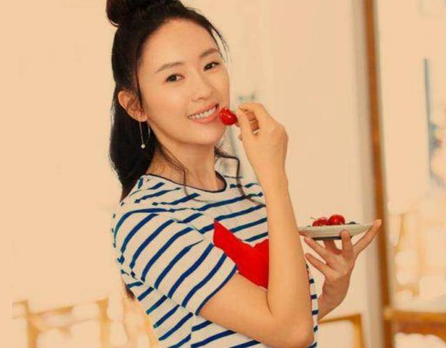 童瑶凭《三十而立》再度爆红,被问何时分手,回应果然大快人心