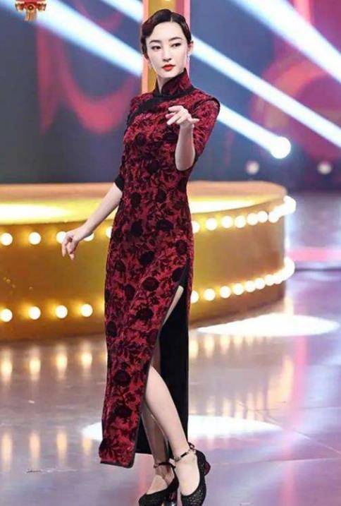 杨颖,关晓彤穿旗袍尽显完美身材_王牌_上流社会_显得