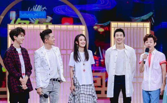 白举纲爆料舒淇酒量大,还会同手同脚k歌,王俊凯苏有朋笑到流泪_时候