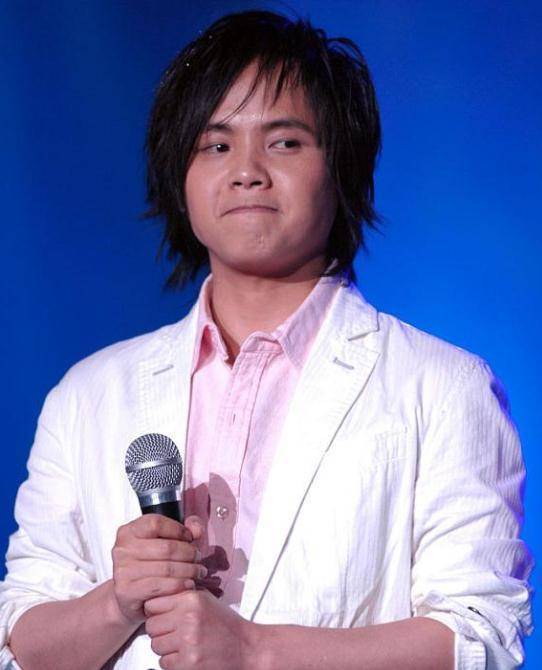 郑源:23岁凭一首歌赚2亿,29岁成最年轻教授,如今他去哪了?