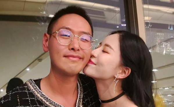 公然"加入"黄晓明婚姻,还想把baby挤下位!_温心_韩东_网友