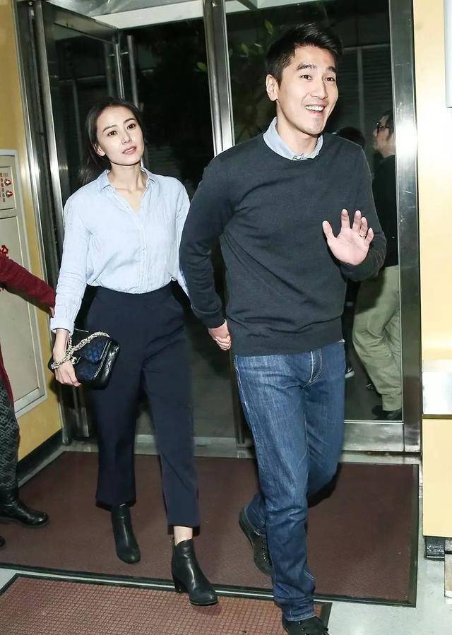 顶着"张雨绮小男友"的头衔,李柄熹拍起了偶像剧,他如愿以偿_女明星