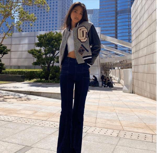 任达华女儿晒近照,大长腿小蛮腰惹人羡慕,16岁身高快超180_任晴佳