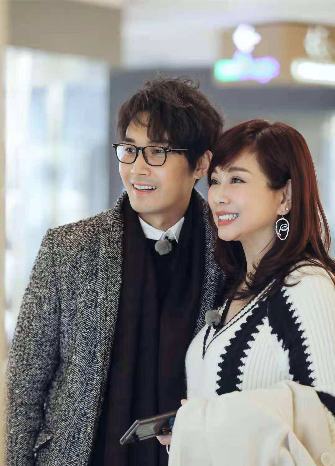 40岁嫁小8岁老公,今丁克10岁仍恩爱如初,网友:真爱啊_陈松伶_张铎