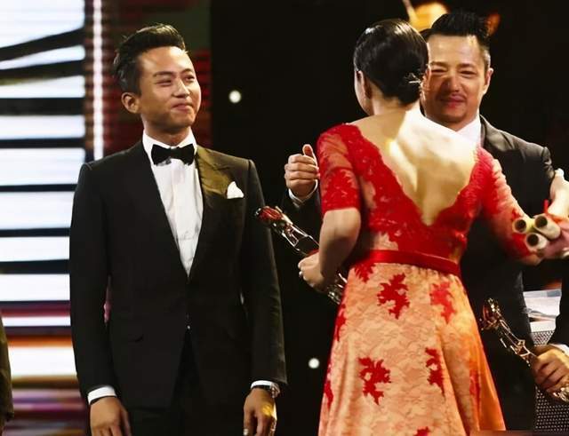 郝蕾:因拍戏与邓超分手后,2婚2离,今42岁成单亲妈妈_俩人_李光洁_表演