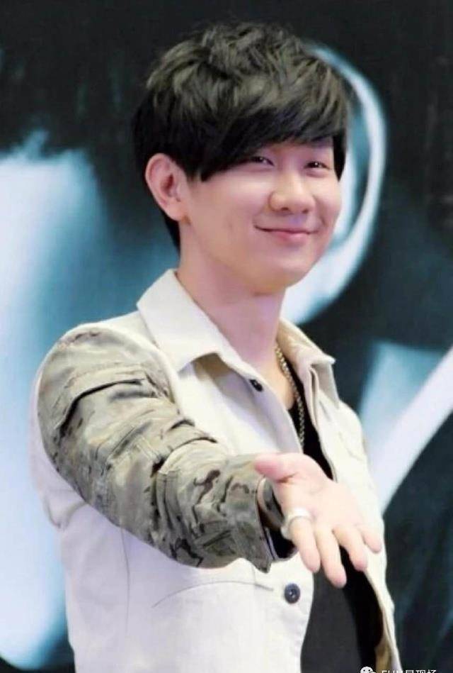 工地baby仙气刘亦菲奇葩林俊杰,明星脸这么多_倪妮_朋友_张国荣