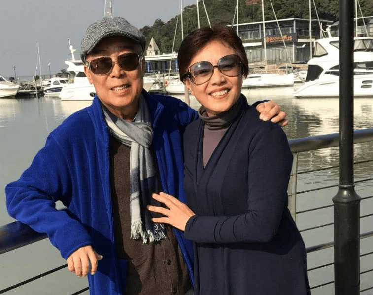 1,马季于波夫妇,于波是铁道兵文工团的歌唱演员,马季是由铁道兵文工团