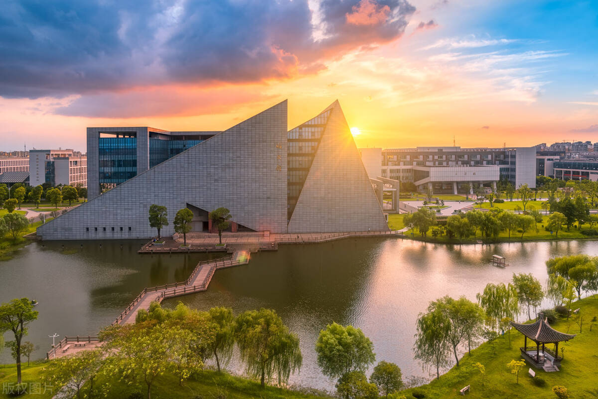 阿克伦大学录取标准有多高?_成绩_原件_中英文