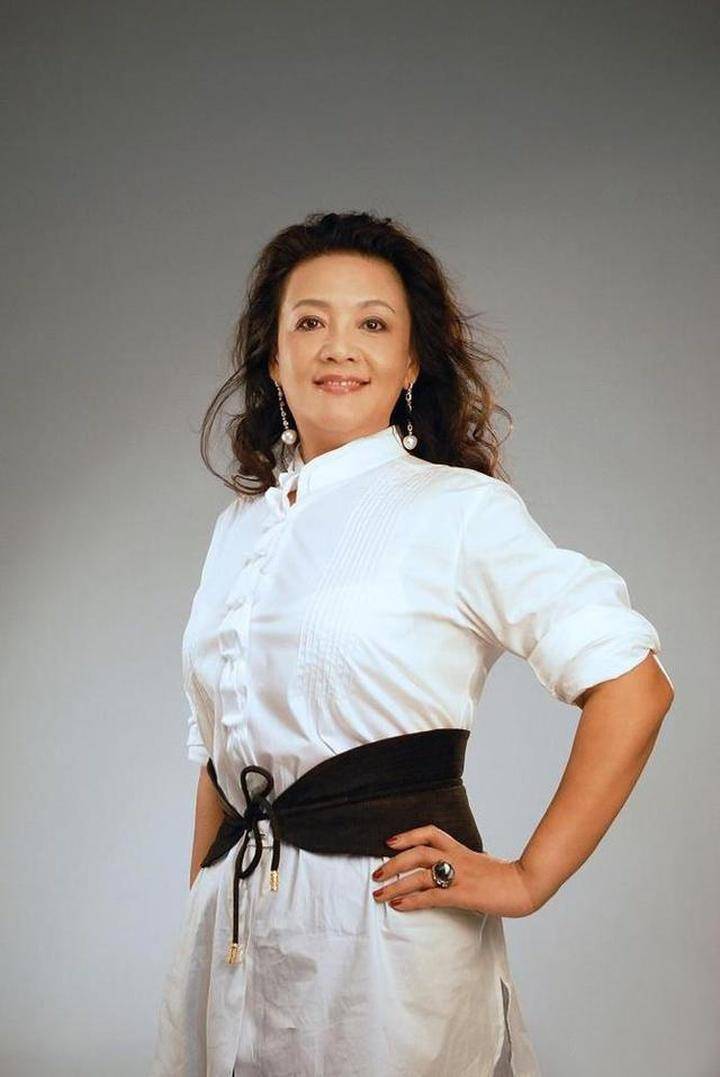 传奇张兰离婚35年：爱上摄影家，弟弟惨死，前夫单身有泪_汪则翰_儿子_母亲