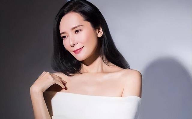 "四大荡花"郭羡妮:倒贴3套房下嫁到河南农村,被小6岁丈夫宠溺_朱少杰