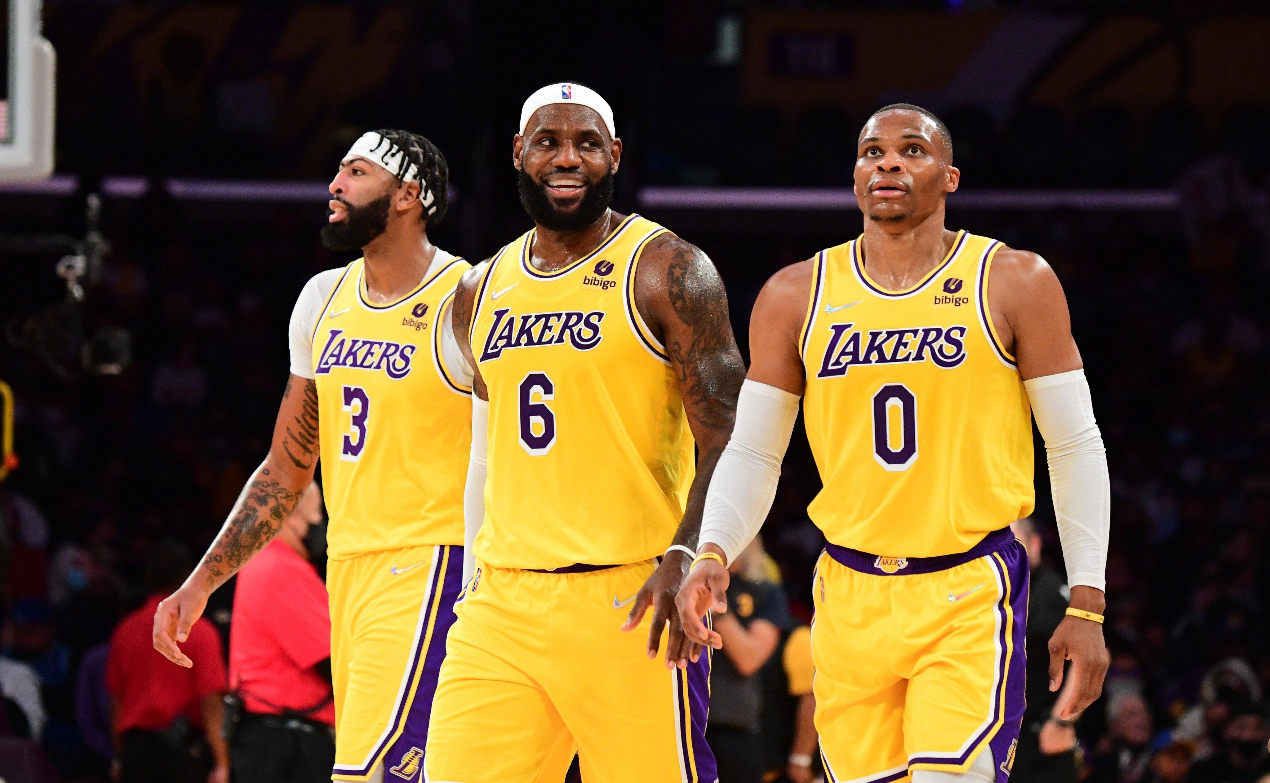 詹姆斯威少给出不同答案 哈姆坦言浓眉该多要球_湖人_比赛_下半场